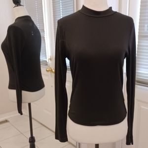 4/$40 Black Ribbed Long Sleeve Tee - Size Small